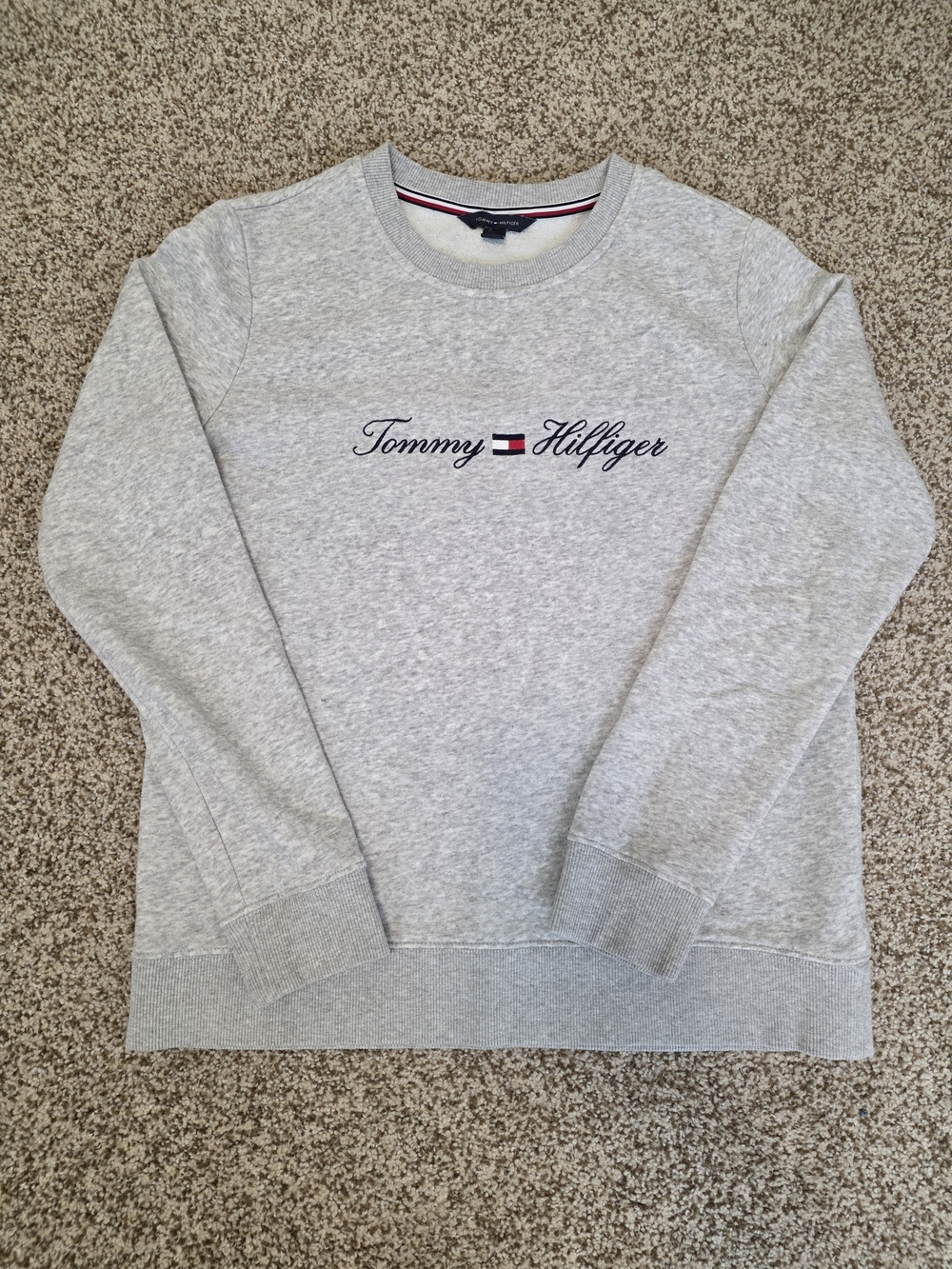 Tommy Hilfiger Women's Light Gray Crewneck Sweatshirt